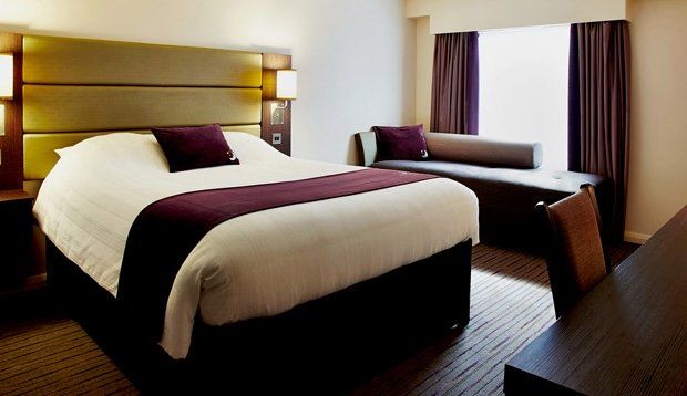 Premier Inn Premier Inn Heathrow Airport Terminal 4 Stanwell Esterno foto